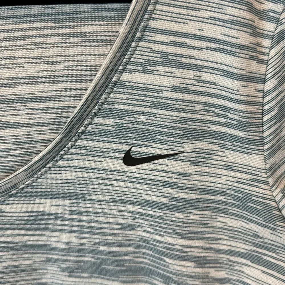 Nike Top - Women's Medium‎